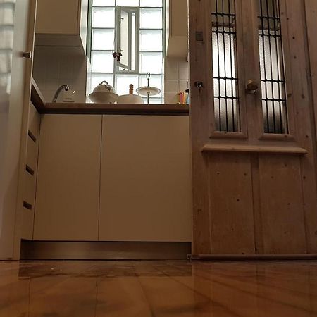 Konstantinos'S Luxury Vintage Apartment Солун Екстериор снимка