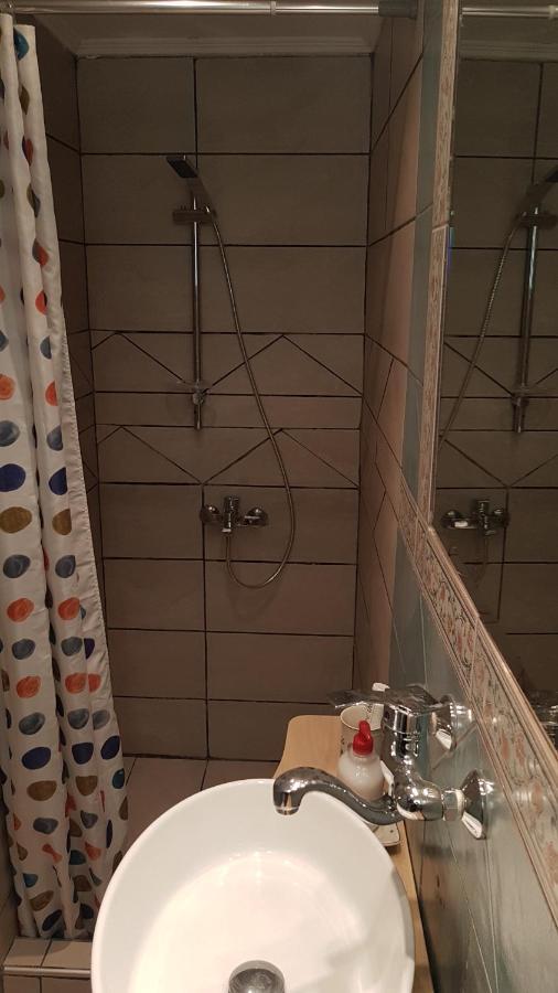 Konstantinos'S Luxury Vintage Apartment Солун Екстериор снимка
