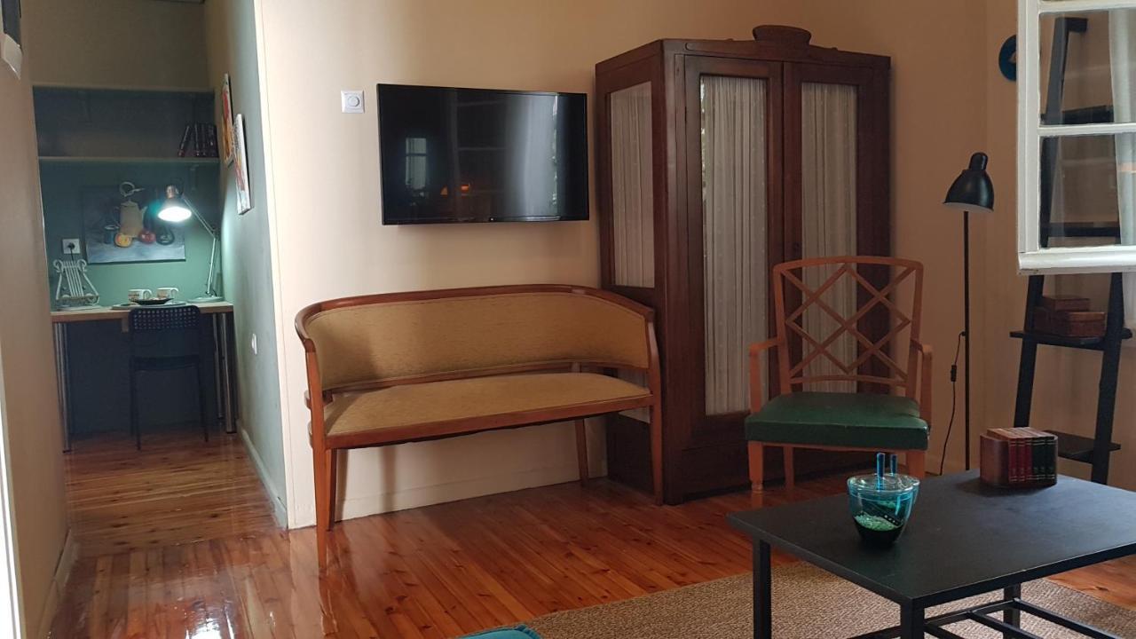 Konstantinos'S Luxury Vintage Apartment Солун Екстериор снимка