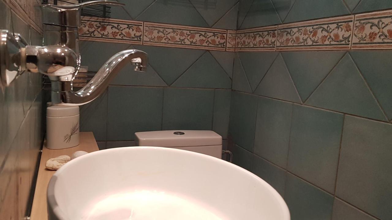 Konstantinos'S Luxury Vintage Apartment Солун Екстериор снимка