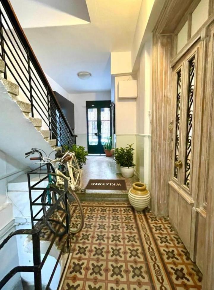 Konstantinos'S Luxury Vintage Apartment Солун Екстериор снимка