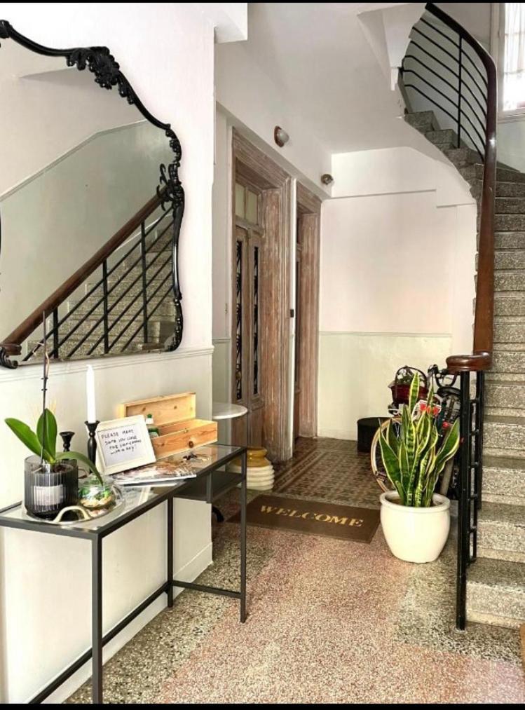 Konstantinos'S Luxury Vintage Apartment Солун Екстериор снимка